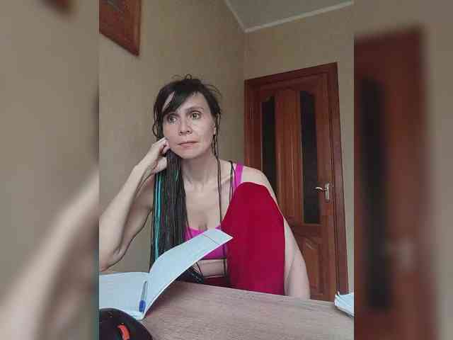 Hellenalonenochka webcam
