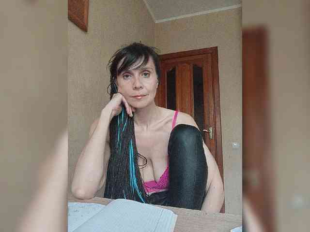 Hellenalonenochka webcam