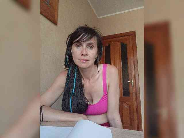 Hellenalonenochka webcam