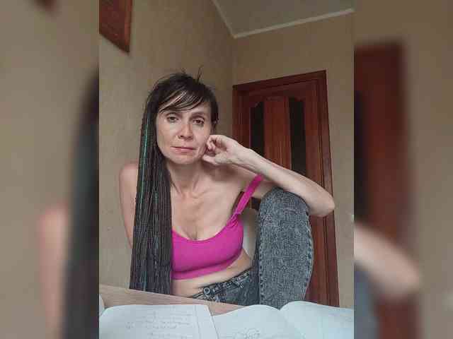 Hellenalonenochka webcam