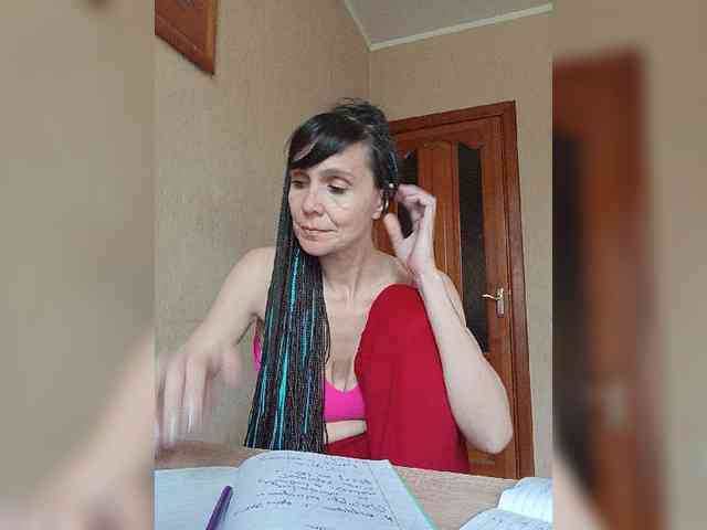 Hellenalonenochka webcam