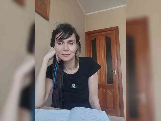 Hellenalonenochka webcam