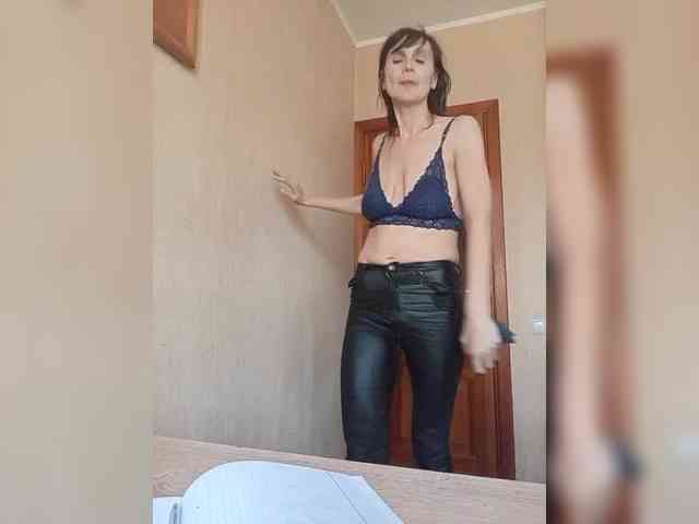 Hellenalonenochka webcam