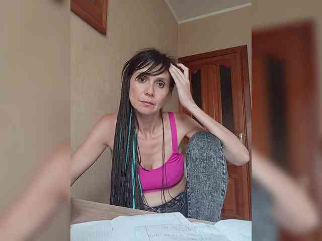 Hellenalonenochka webcam