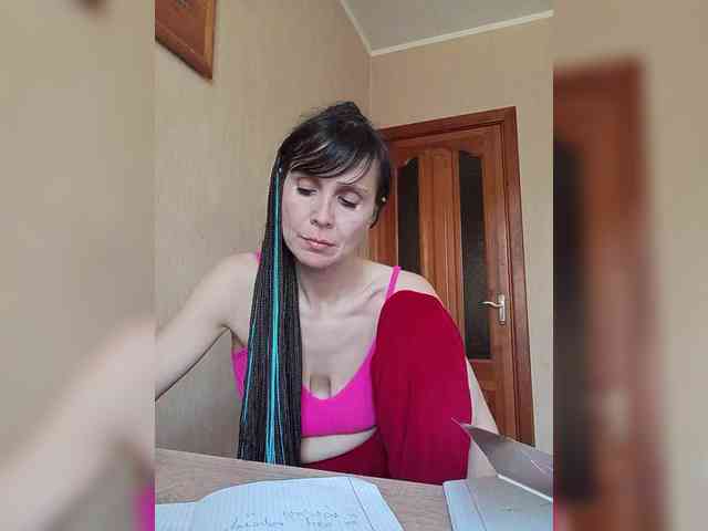 Hellenalonenochka webcam