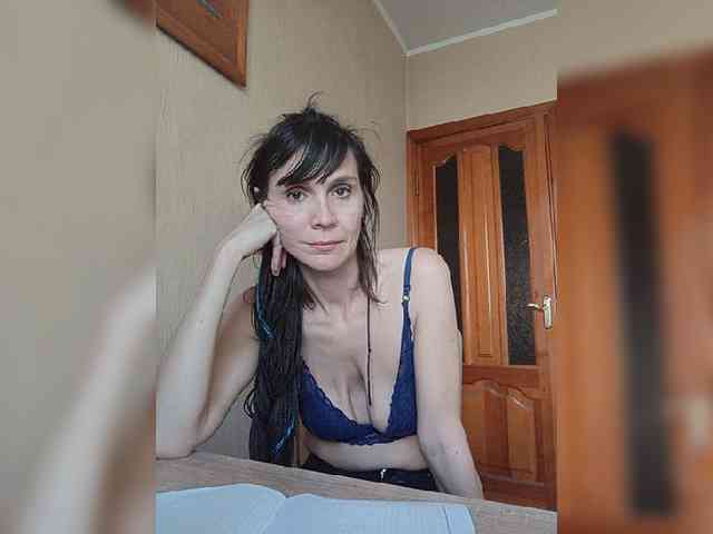 Hellenalonenochka webcam