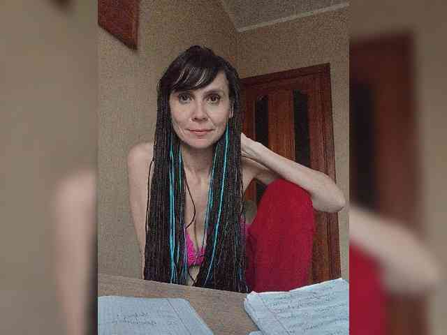 Hellenalonenochka webcam