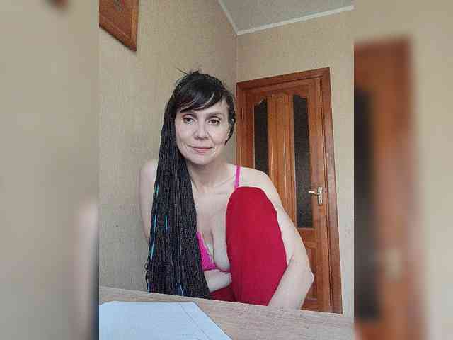 Hellenalonenochka webcam