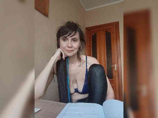 Hellenalonenochka webcam