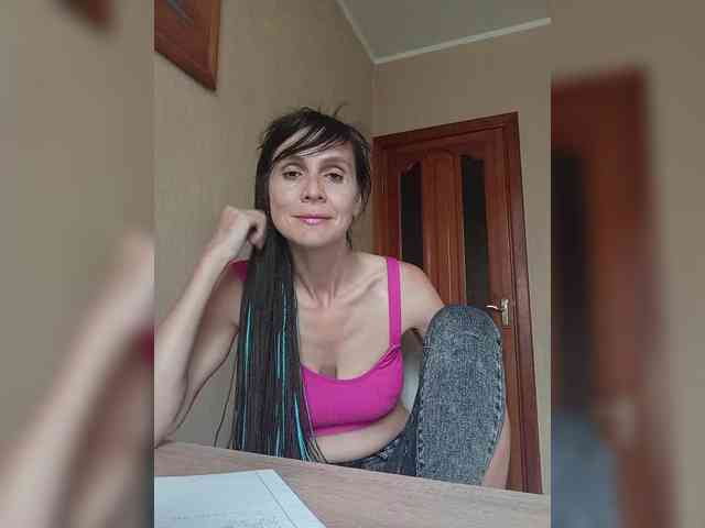 Hellenalonenochka webcam