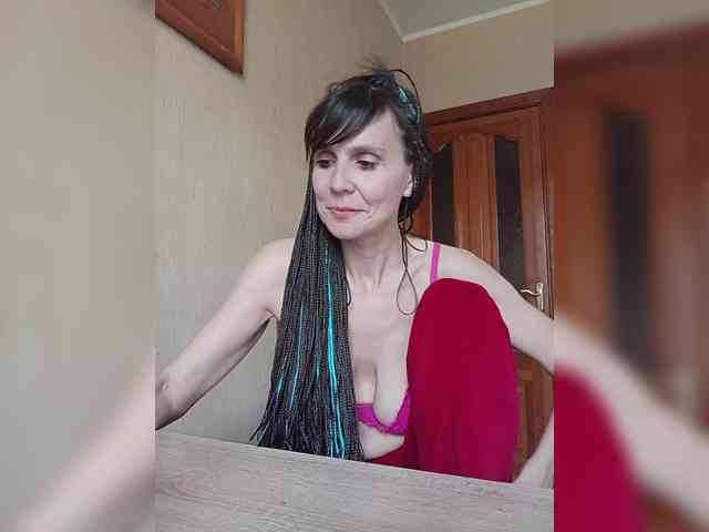 Hellenalonenochka webcam