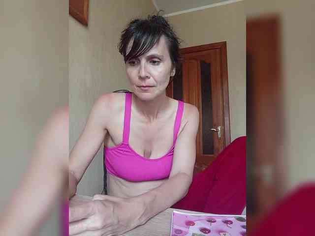 Hellenalonenochka webcam