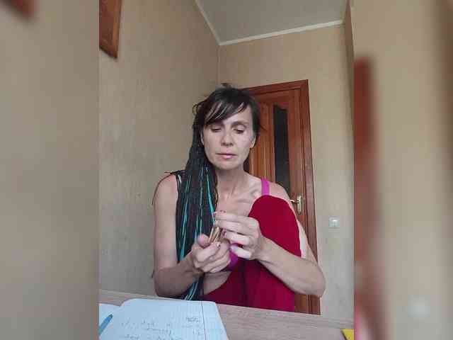 Hellenalonenochka webcam