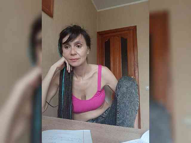 Hellenalonenochka webcam