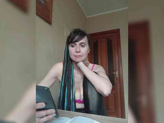 Hellenalonenochka webcam