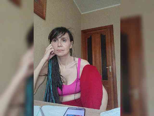 Hellenalonenochka webcam