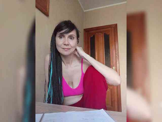 Hellenalonenochka webcam