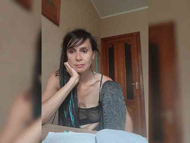 Hellenalonenochka webcam