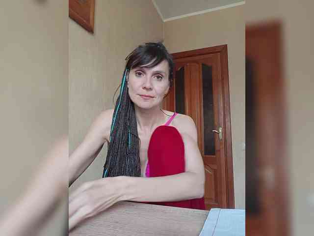 Hellenalonenochka webcam