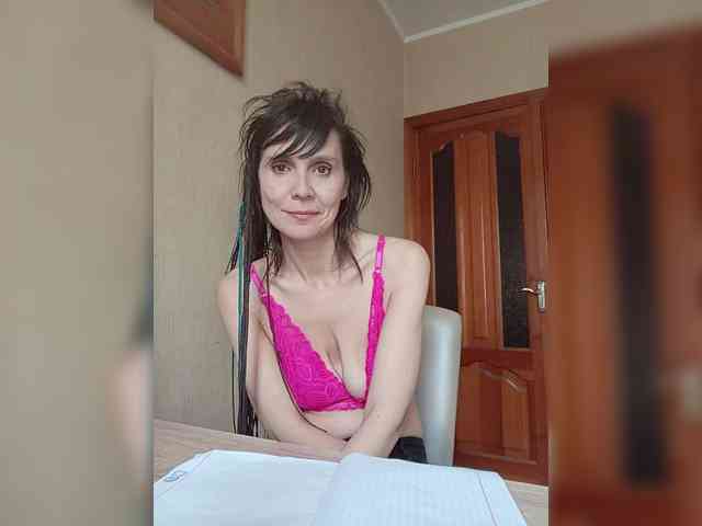 Hellenalonenochka webcam