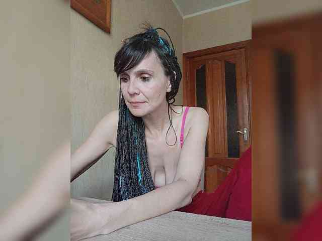 Hellenalonenochka webcam