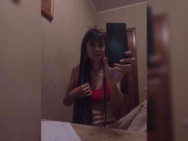 Hellenalonenochka webcam