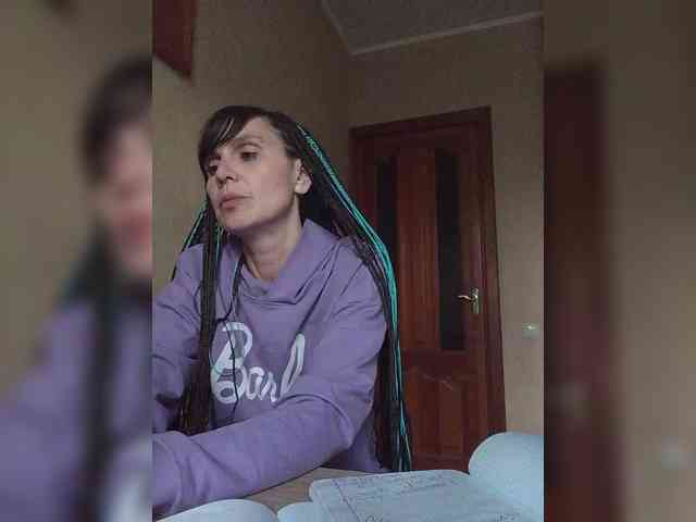 Hellenalonenochka webcam