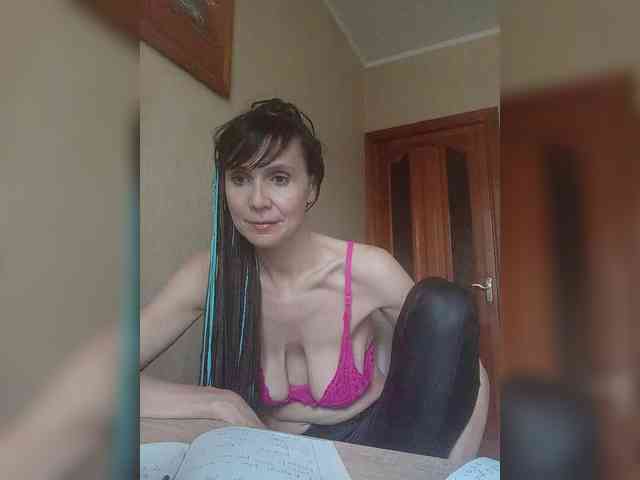 Hellenalonenochka webcam