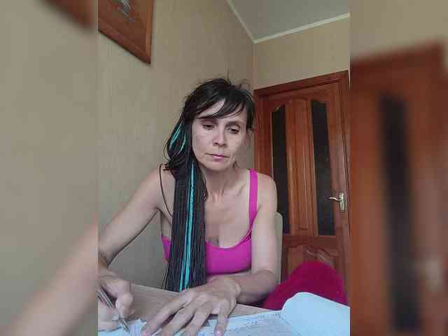 Hellenalonenochka webcam