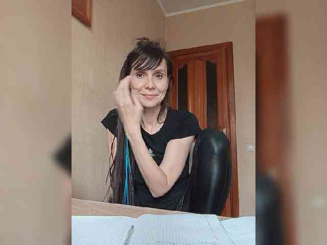 Hellenalonenochka webcam