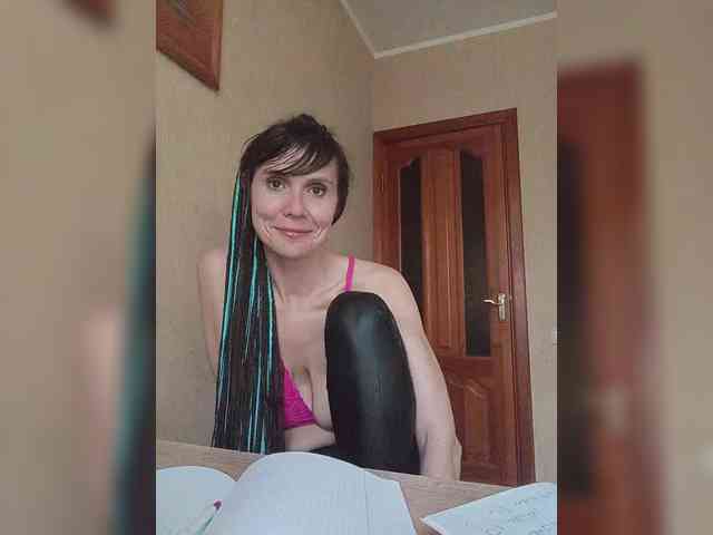 Hellenalonenochka webcam
