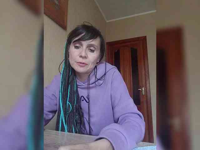 Hellenalonenochka webcam