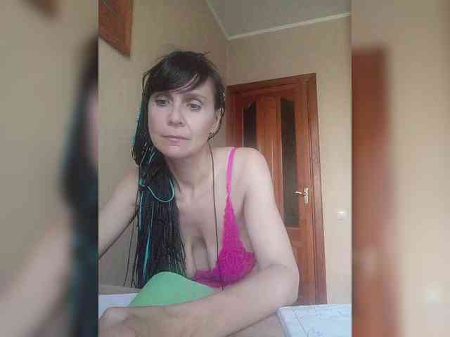 Hellenalonenochka webcam