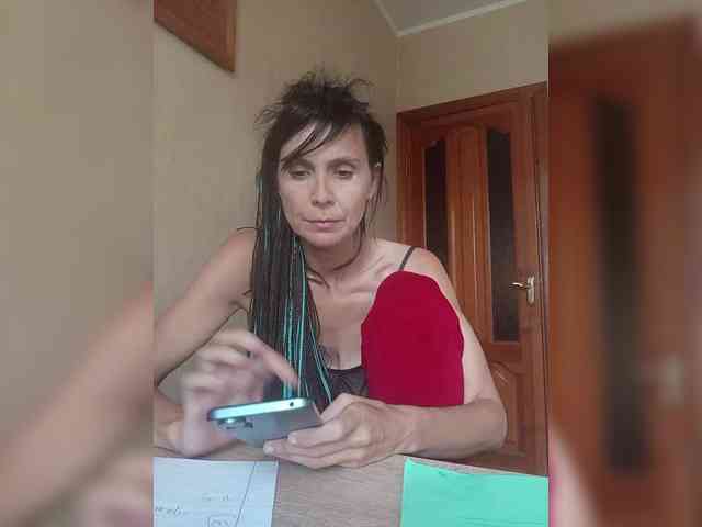 Hellenalonenochka webcam