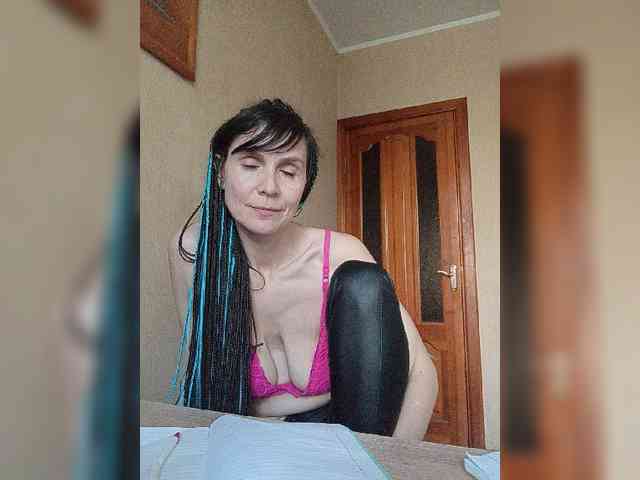 Hellenalonenochka webcam