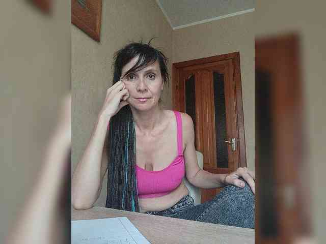Hellenalonenochka webcam
