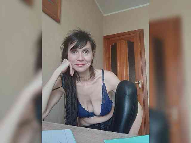 Hellenalonenochka webcam