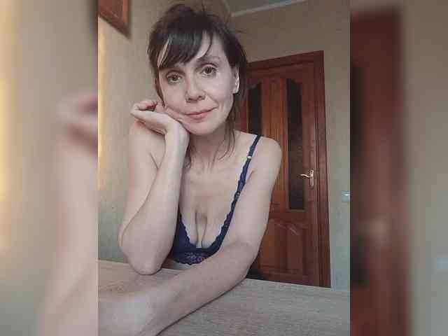 Hellenalonenochka webcam