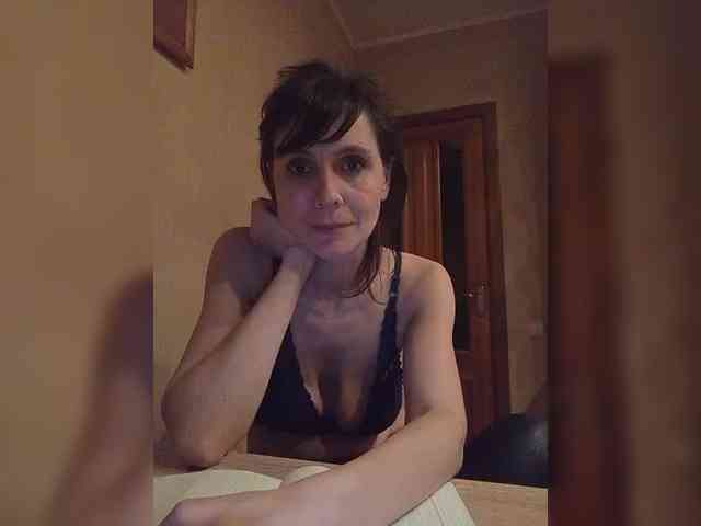 Hellenalonenochka webcam