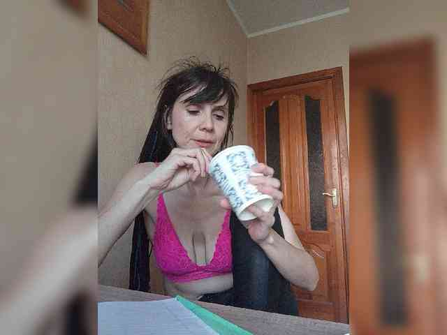 Hellenalonenochka webcam