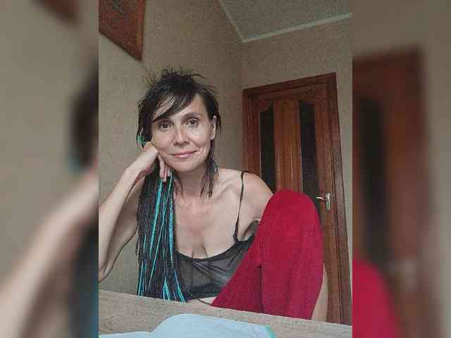 Hellenalonenochka webcam