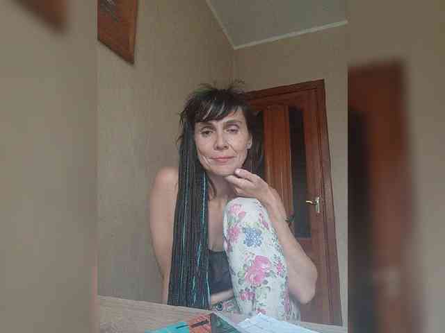 Hellenalonenochka webcam