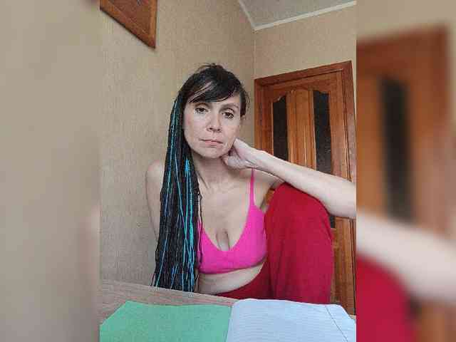 Hellenalonenochka webcam