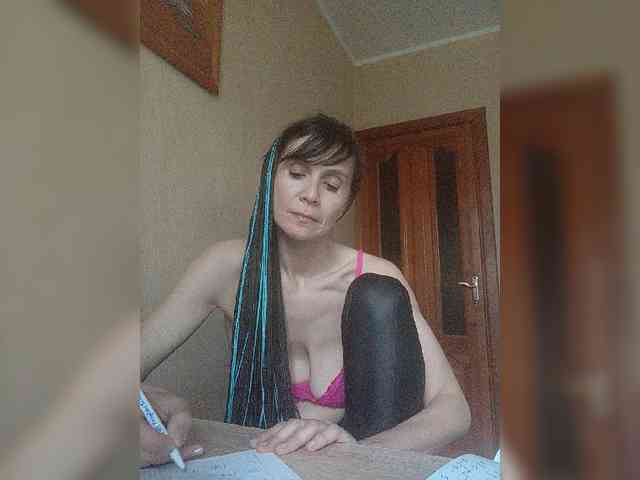 Hellenalonenochka webcam