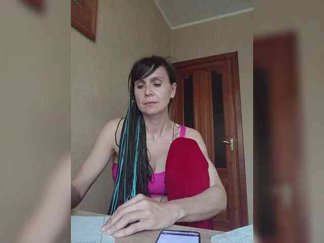 Hellenalonenochka webcam