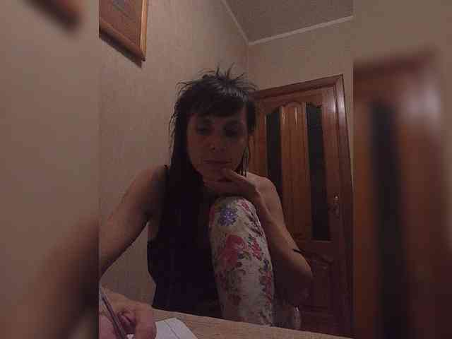 Hellenalonenochka webcam
