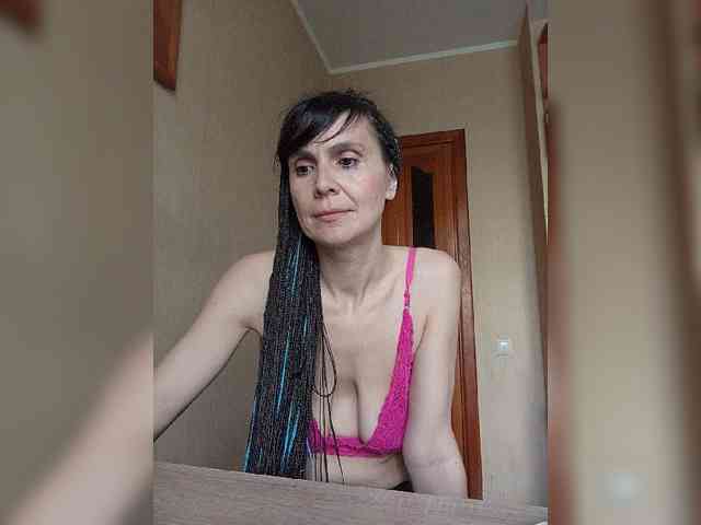 Hellenalonenochka webcam