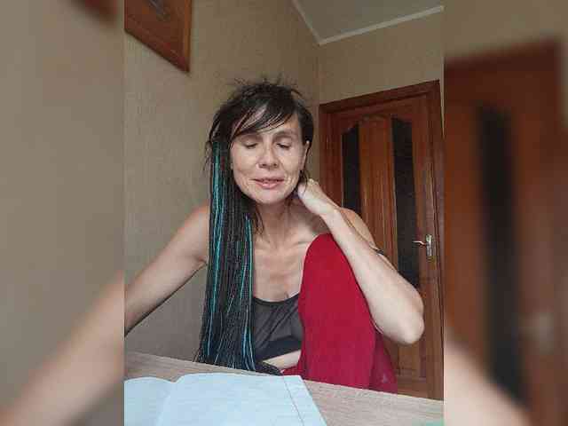 Hellenalonenochka webcam