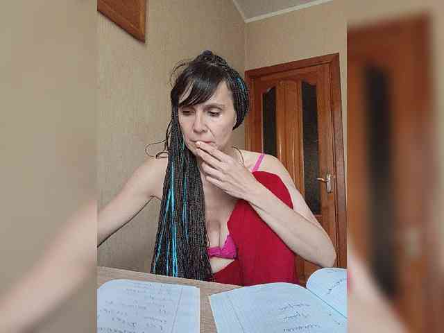 Hellenalonenochka webcam