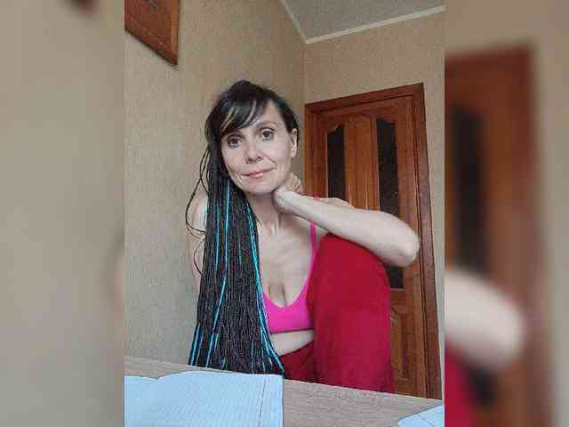 Hellenalonenochka webcam